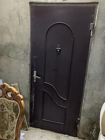 Dəmir giriş qapısı - Material: möhkəm metal/dəmir konstruksiya