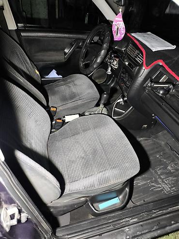 Volkswagen: Volkswagen Golf: 1994 г., 1.8 л, Механика, Бензин, Универсал — 9