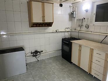 Продажа коттеджей и домов: Продаётся дом и с участком 6 соток, заезд на три машины, есть крытый — 19