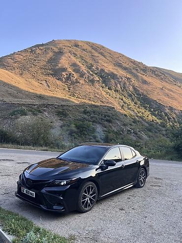 Toyota Camry: 2022 г., 2.5 л, Автомат, Бензин, Седан