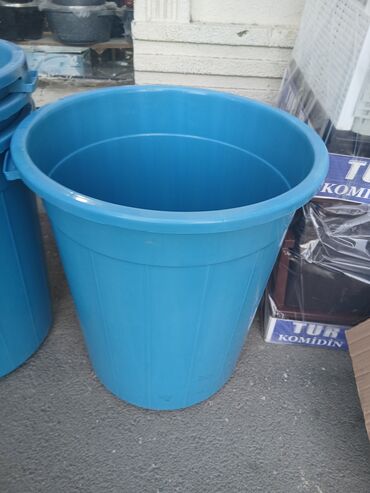 maye: Mavi plastik çən/qutu – qapaqlı - Material: möhkəm plastik (PE) -