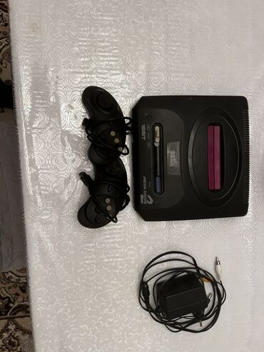 iphone 5 чехол книжка: Hər şey tam komplektdir — 2 pult, adapter, ağ-sarı kabel, oyun