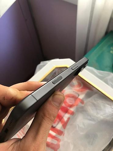 Apple iPhone: IPhone 17, 256 GB, Qara, Face ID — 6