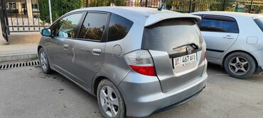 Honda: Honda Jazz: 2009 г., 1.3 л, Механика, Бензин