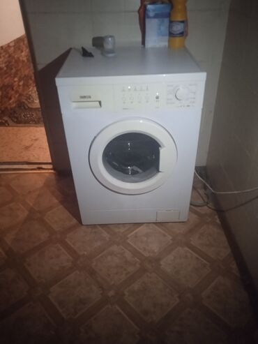 стиралныи машина: Кир жуучу машина Zanussi, Компакттуу