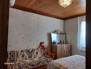 Həyət evi alıram: Satılır: Həyət evi Xüsusiyyətlər: - Hündür, beton hasarla əhatəli — 12