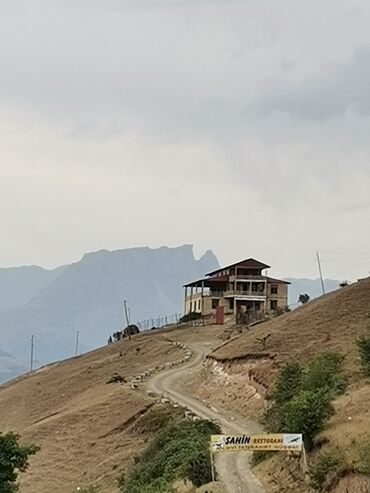 Həyət evləri və villaların satışı: 11 otaq, 1 kv. m, Orta təmir — 8