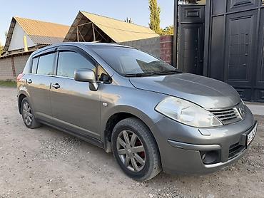 Транспорт: Nissan Tiida: 2008 г., 1.6 л, Механика, Бензин, Хэтчбэк — 2