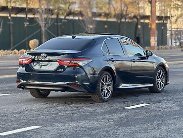 Toyota: Toyota Camry: 2021 г., 2.5 л, Автомат, Гибрид, Седан — 6