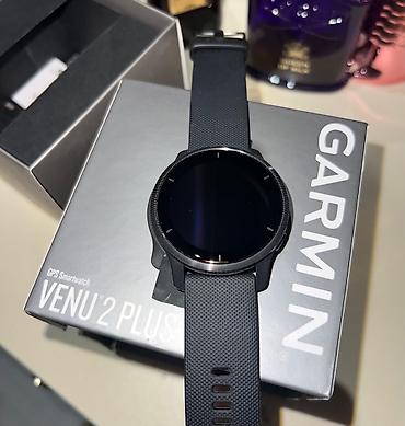 su samuru: Garmin Venu 2 Plus – GPS Smartwatch - Qutuda olanlar: Venu 2 Plus — 1