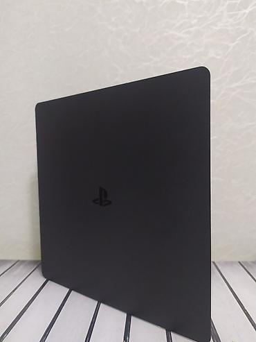 Видеоигры и приставки: PlayStation 4 Slim oyun konsolu Xüsusiyyətlər: - Rəng: qara, mat — 1