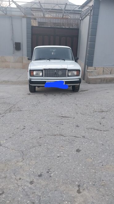 qaz 52 satisi: VAZ (LADA) 2107: 1.6 l | 2004 il | 1 km Sedan