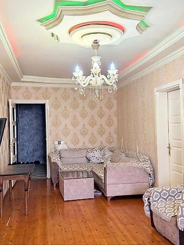 gundelik ev: Bakı, Qaraçuxur qəs., 5 otaqlı, Köhnə tikili, m. Neftçilər, 3 kv. m — 2
