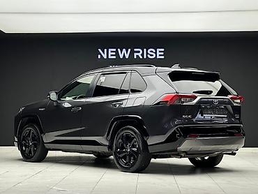 130: Toyota RAV4: 2021 г., 2.5 л, Автомат, Гибрид, Кроссовер — 2