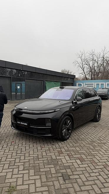 Lixiang: Lixiang L7: 2024 г., 1.5 л, Автомат, Гибрид, Внедорожник — 1