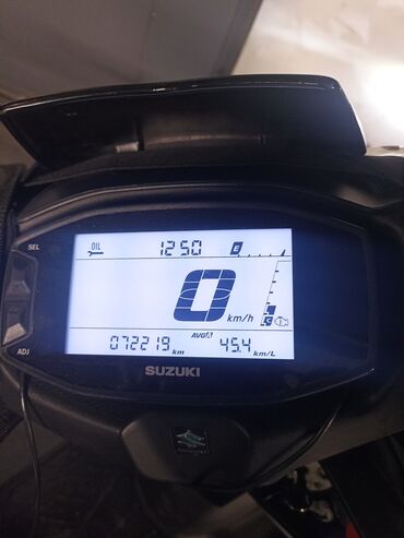 islenmis mopedlerin satisi: Suzuki - 125, 120 sm3, 2023 il, 7300 km