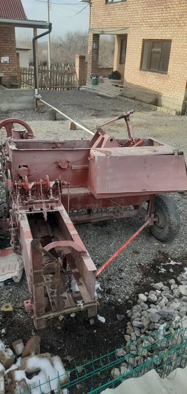 Тракторы YTO (ЮТО): Модель: 904, Б/у, 2006 г., С пресс-подборщиком — 8