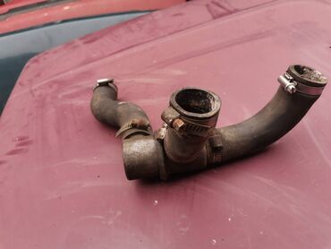 Auto delovi: Termostat sa crevima Lada 21213,21214 Niva br.2. Polovno, očuvano — 9