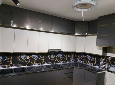 Sifarişlə mətbəx mebeli: Sifarişlə mətbəx dəsti, Özü çəkən petlələr, Sadə laminat, Pulsuz çatdırılma — 10