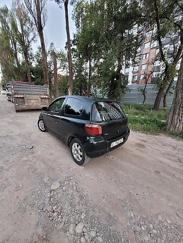 салон т5: Toyota Yaris: 2001 г., 1.3 л, Автомат, Бензин, Хэтчбэк — 10