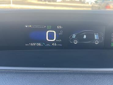 Toyota: Toyota Prius: 2017 г., 1.8 л, Автомат, Гибрид, Хэтчбэк — 10