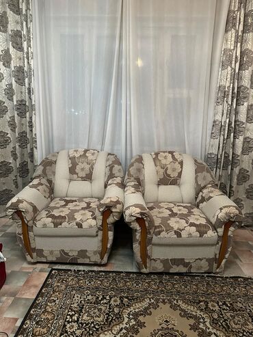 купить кресло кровать недорого бу: Продаю 2 кресла, б/у, в очень хорошем состоянии, по 1500 сомов за