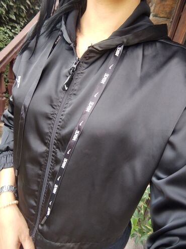 Dukserice: Nike, S (EU 36), bоја - Crna — 1