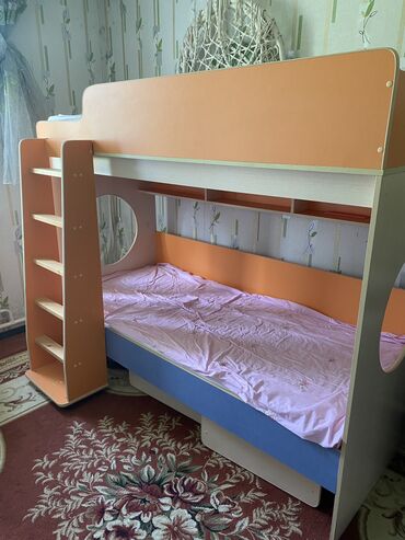 детские кровати с матрасами: Двухъярусная кровать, Б/у