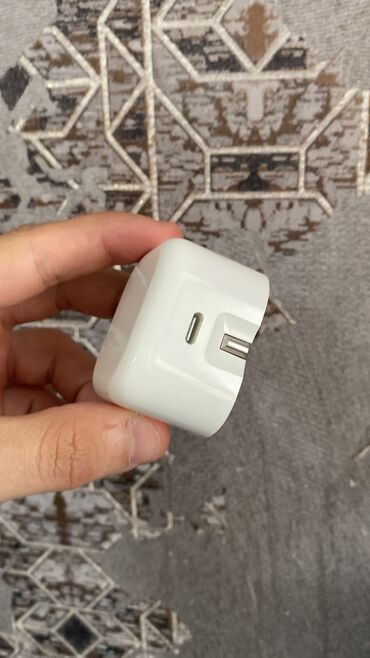 original iphone adapter qiymeti: Adapter Apple, 20 Vt, İşlənmiş