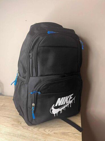 Sportske torbe i rančevi: 07. ranacevi 
40x28x15
3300 din — 1