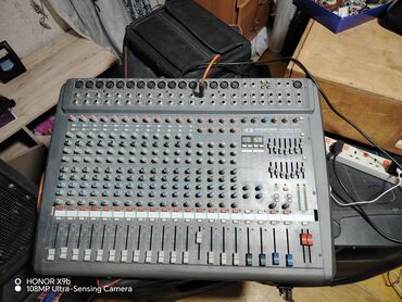 познание мира 2 класс мсо 1: Dynacord mikser pultu, səsi tənzimləmək və müxtəlif audio mənbələrini