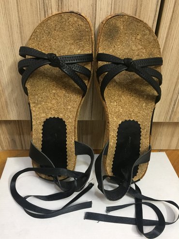 Women's Footwear: Sandals, 38