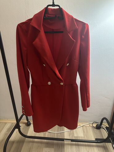 crvena čipkasta haljina: M (EU 38), bоја - Crvena