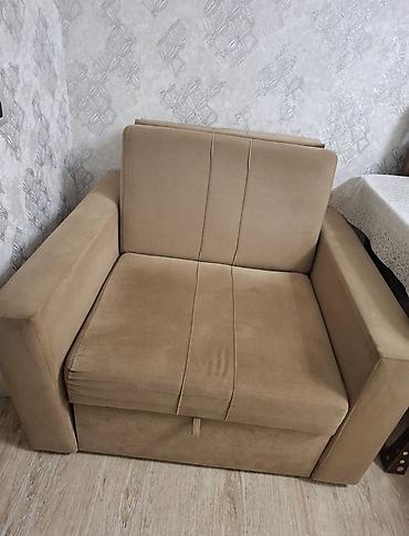Qatlanan kreslo‑divan - Rəng: açıq bej - Material: yumşaq