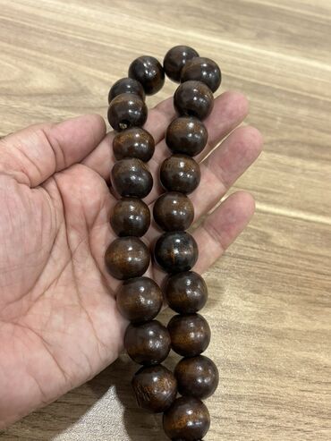 Avtomobil üçün oyuncaqlar və dekor: Avtomobil üçün dekorativ taxta təsbeh - Material: cilalanmış tünd — 7