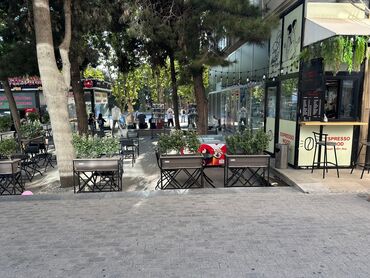 Masa və oturacaq dəstləri: Hazır biznes satılır coffee. Əhmədli metrosunun çıxışı,ABB bankın