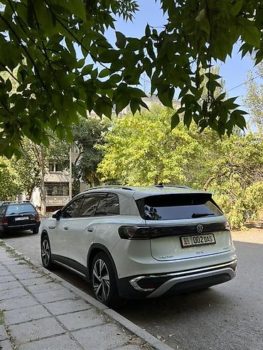 wuling mini ev: Volkswagen ID.6: 2022 г., Электромобиль, Кроссовер — 4