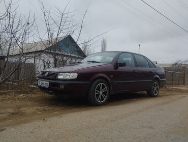 автома: Volkswagen Passat: 1994 г., 2 л, Механика, Бензин, Седан