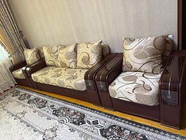 горка для гостинный: Прямой диван, Трёхместный и более