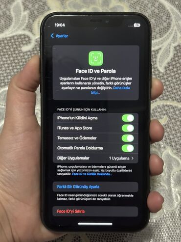 Apple iPhone: IPhone 11, Qara, Face ID — 12