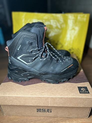 Ботинки: Модель МТ5 Рассчитана на восхождения до 6000м по обычным(не — 9