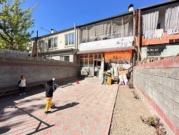калыс ордо участок сатылат: 3 комнаты, 68 м², Индивидуалка, 1 этаж, Старый ремонт