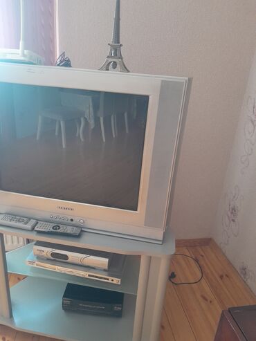 5 1 səs: Samsung CRT televizor dəsti - Marka/model: Samsung (gümüş rəngli