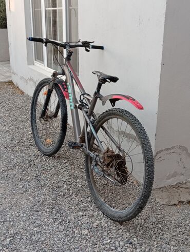 10 sinif informatika derslik: İşlənmiş Şəhər velosipedi Isma, 29", sürətlərin sayı: 8, Ünvandan götürmə