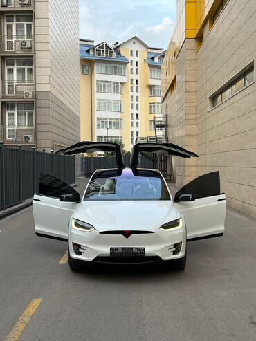 авто разрочка: Tesla Model X: 2016 г., 0.1 л, Автомат, Электромобиль, Кроссовер