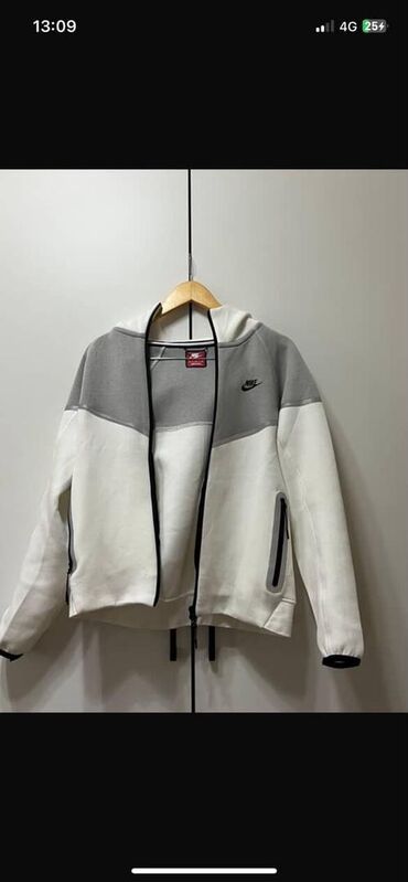синяя рубашка в клетку женская: Tech fleece уни, размер s одевала только 1 раз