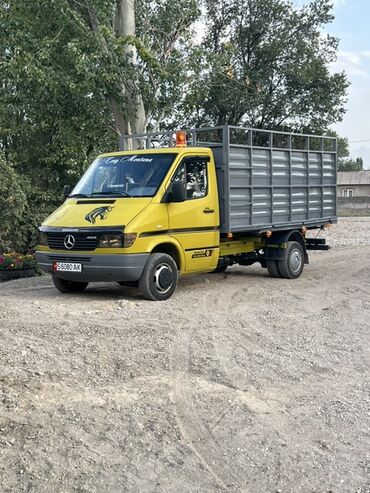 дробилка травы: Грузовик, Mercedes-Benz