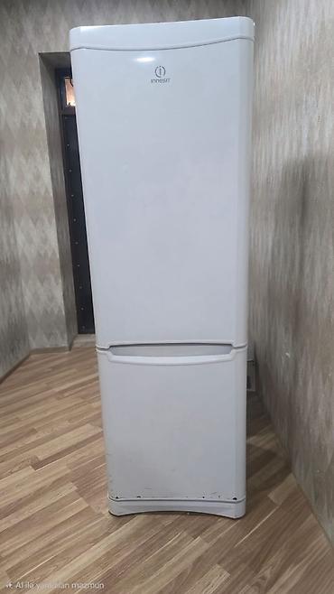 su xaladenik: İşlənmiş 2 qapılı Indesit Soyuducu Satılır, rəng - Ağ — 1