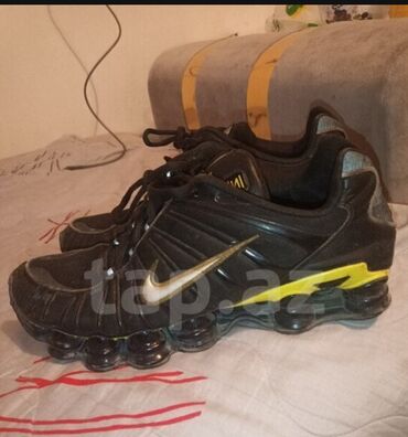 bmw 5 серия 525xd mt: Nike içəri daban yerində bir az yeyinti var 20 qəpik civarında