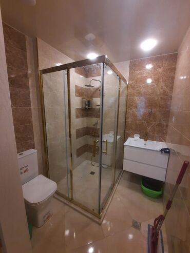 hamam ucun duş: Duş kabinaları, arakəsmələr